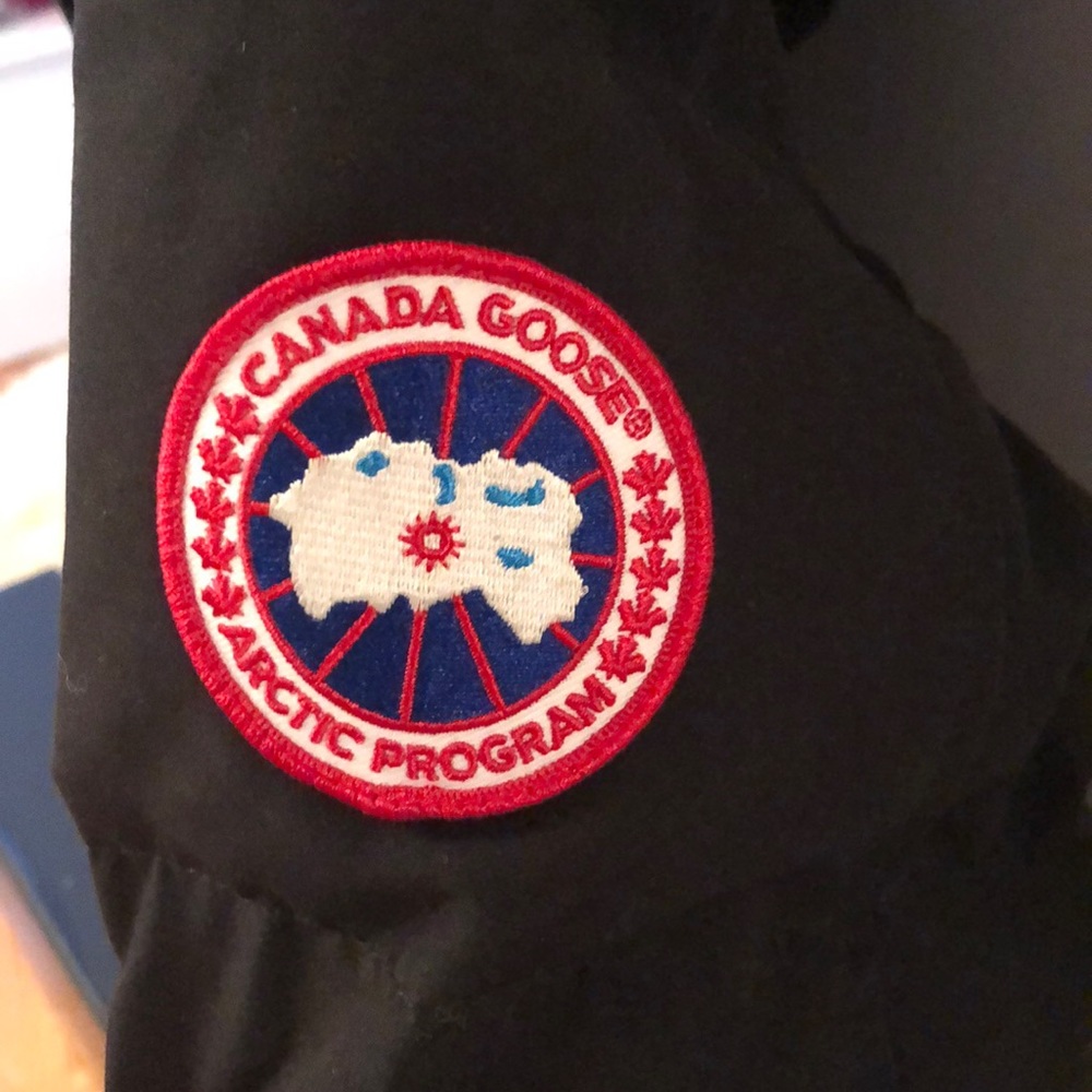 Canada Goose Shelburne Parka - Picture 3 of 8